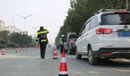 交警抓车爆料视频真实图片,惊险瞬间，违法行为曝光