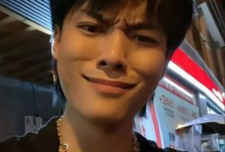 疯狂小杨哥爆料现场视频